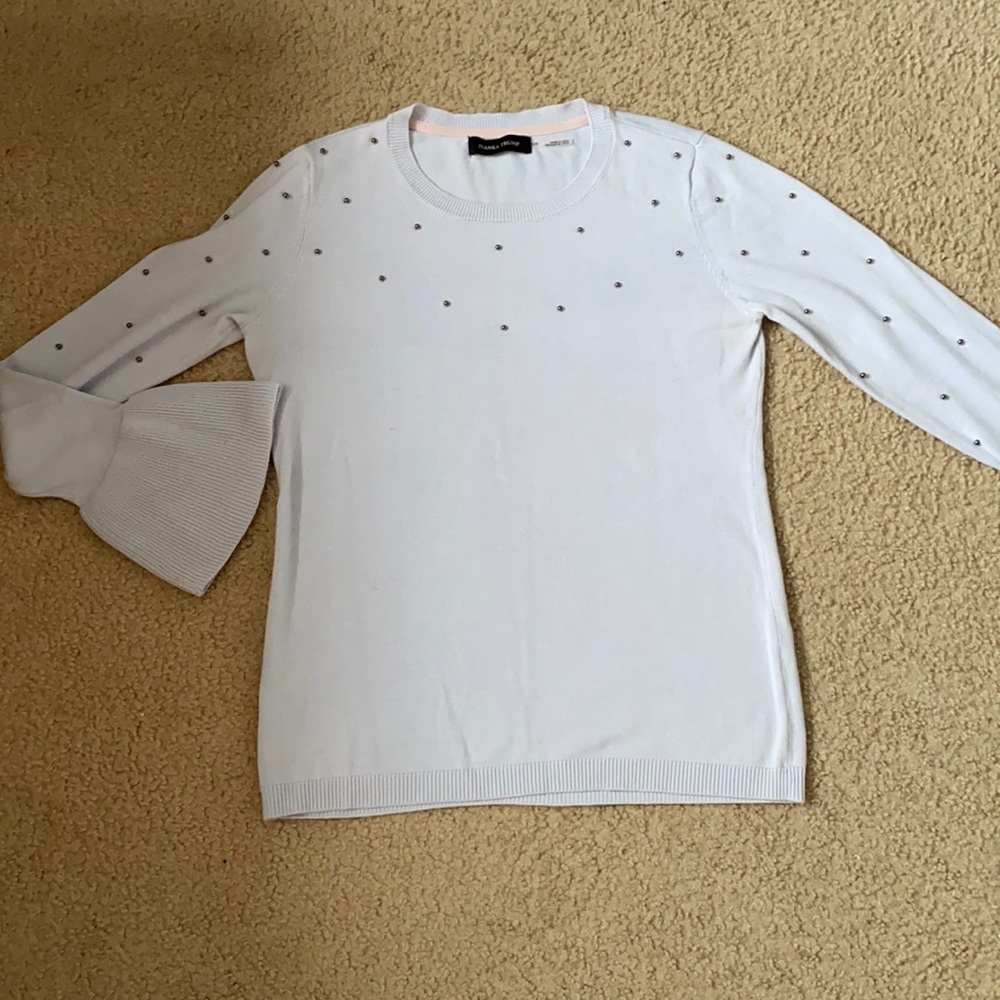 Light grey sweater